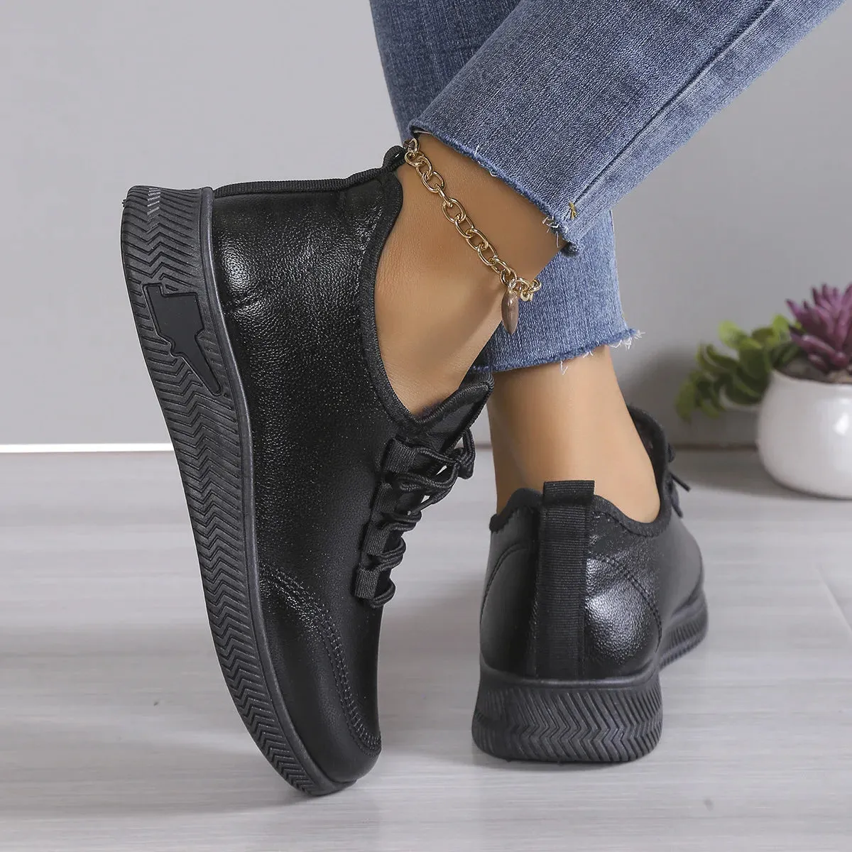 2024 Autumn winter Women's Breathable Non-slip Platform Fashion Casual Shoes Korean Running Shoes Black Sneakers Shoes for Women