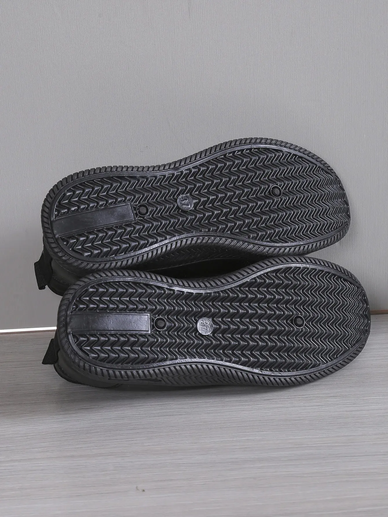 2024 Autumn winter Women's Breathable Non-slip Platform Fashion Casual Shoes Korean Running Shoes Black Sneakers Shoes for Women