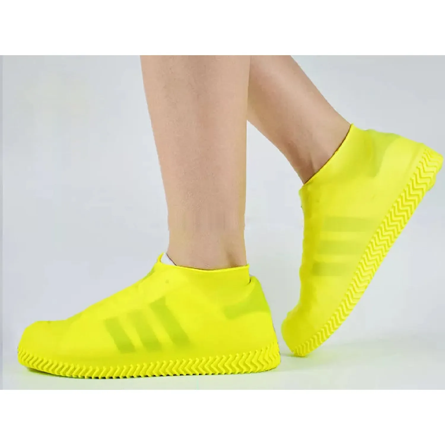 4867A NON-SLIP SILICONE RAIN REUSABLE ANTI SKID WATERPROOF FORDABLE BOOT SHOE COVER (MEDIUM/ Mix Color)