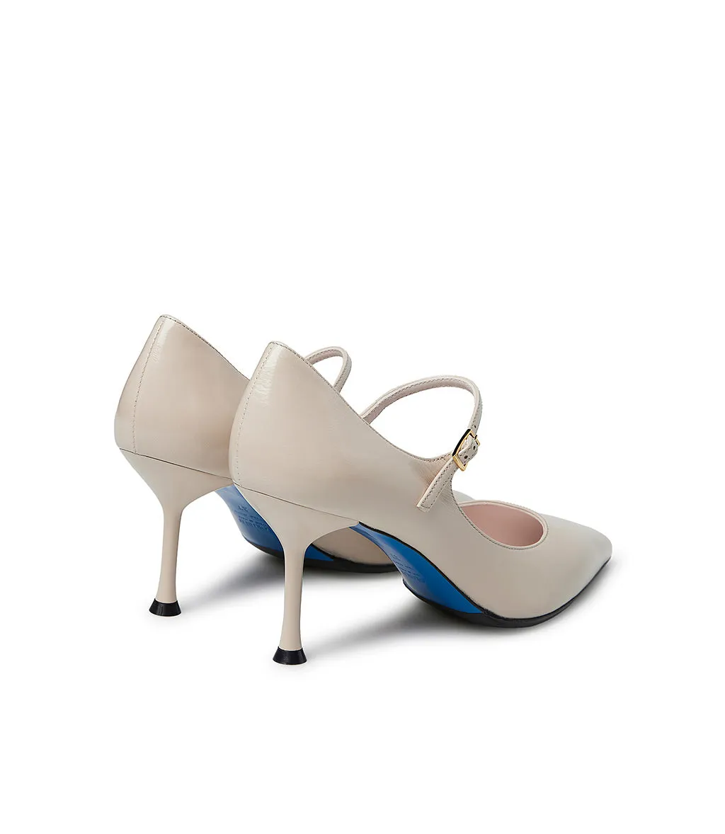 Shiny sand leather strap pump